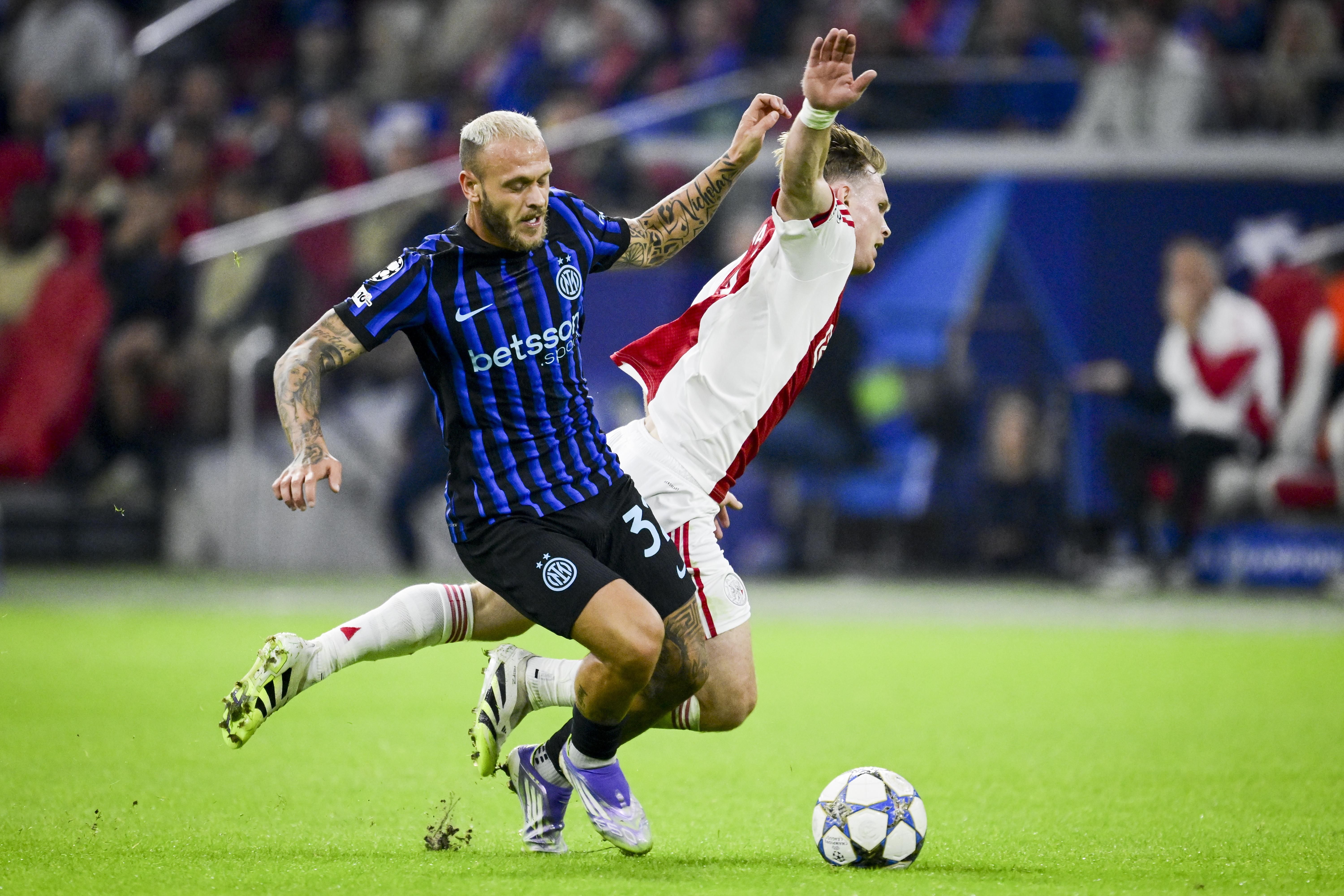 宝威体育团队-包含阿贾克斯遭遇逆转，欧冠小组形势岌岌可危的词条